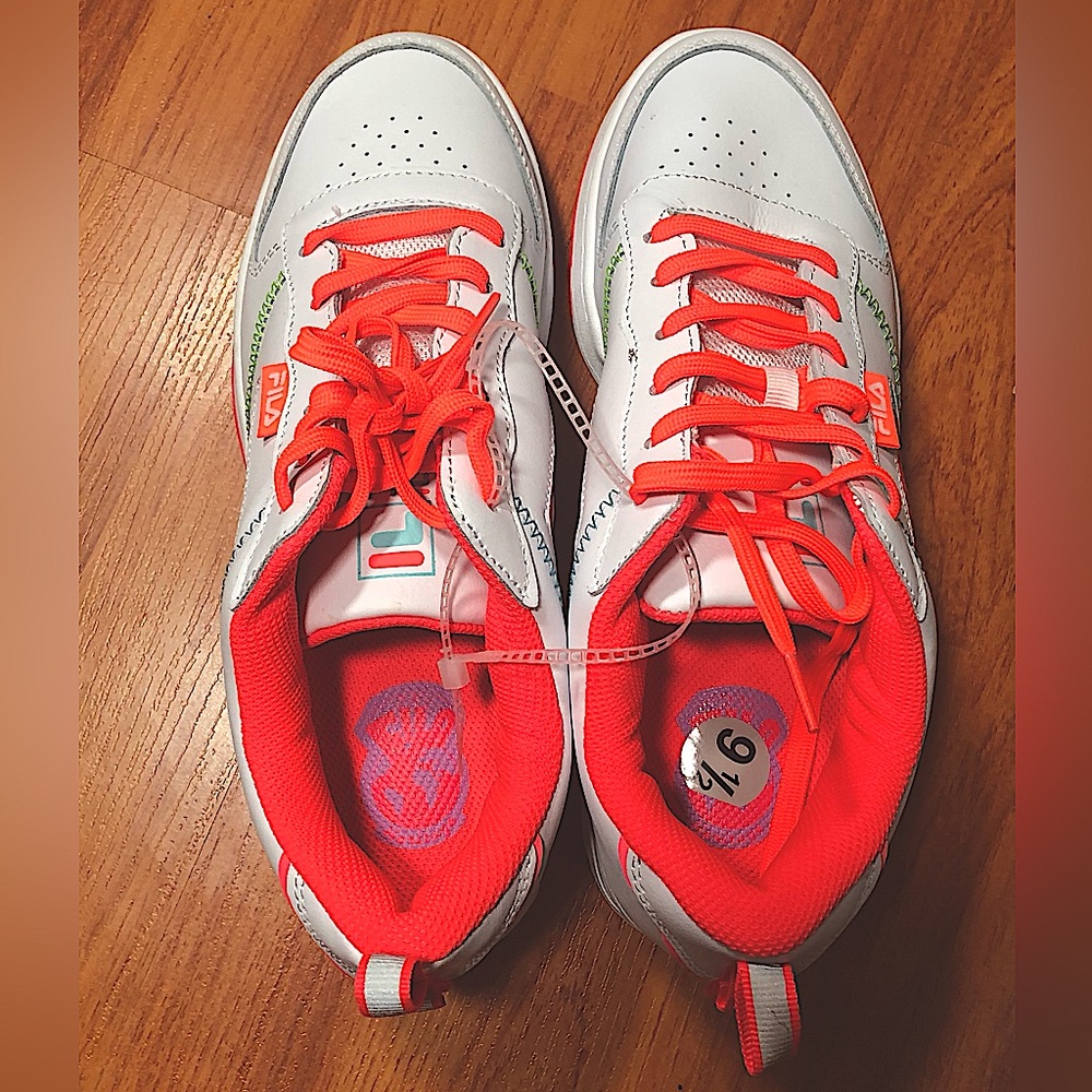 NWOT FILA Hot Pink and White Women’s Sneakers! (Size 9.5)